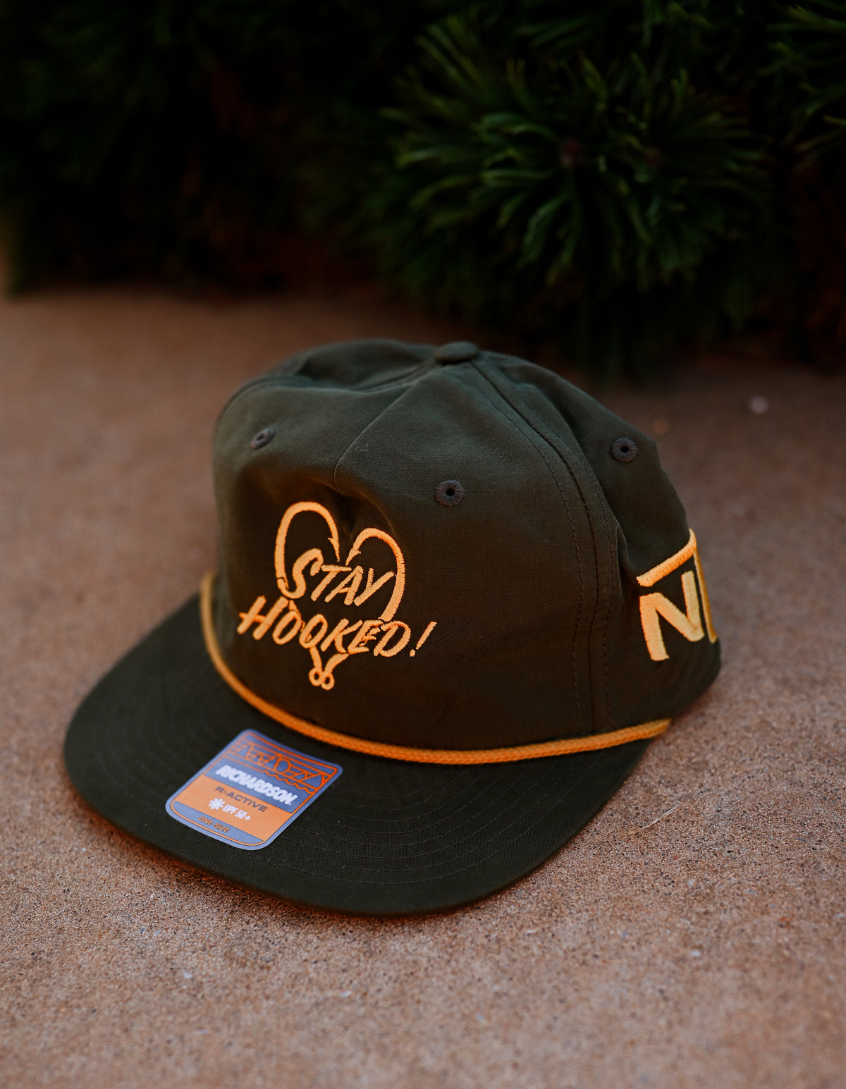 STAY HOOKED | NTP | GREEN/GOLD