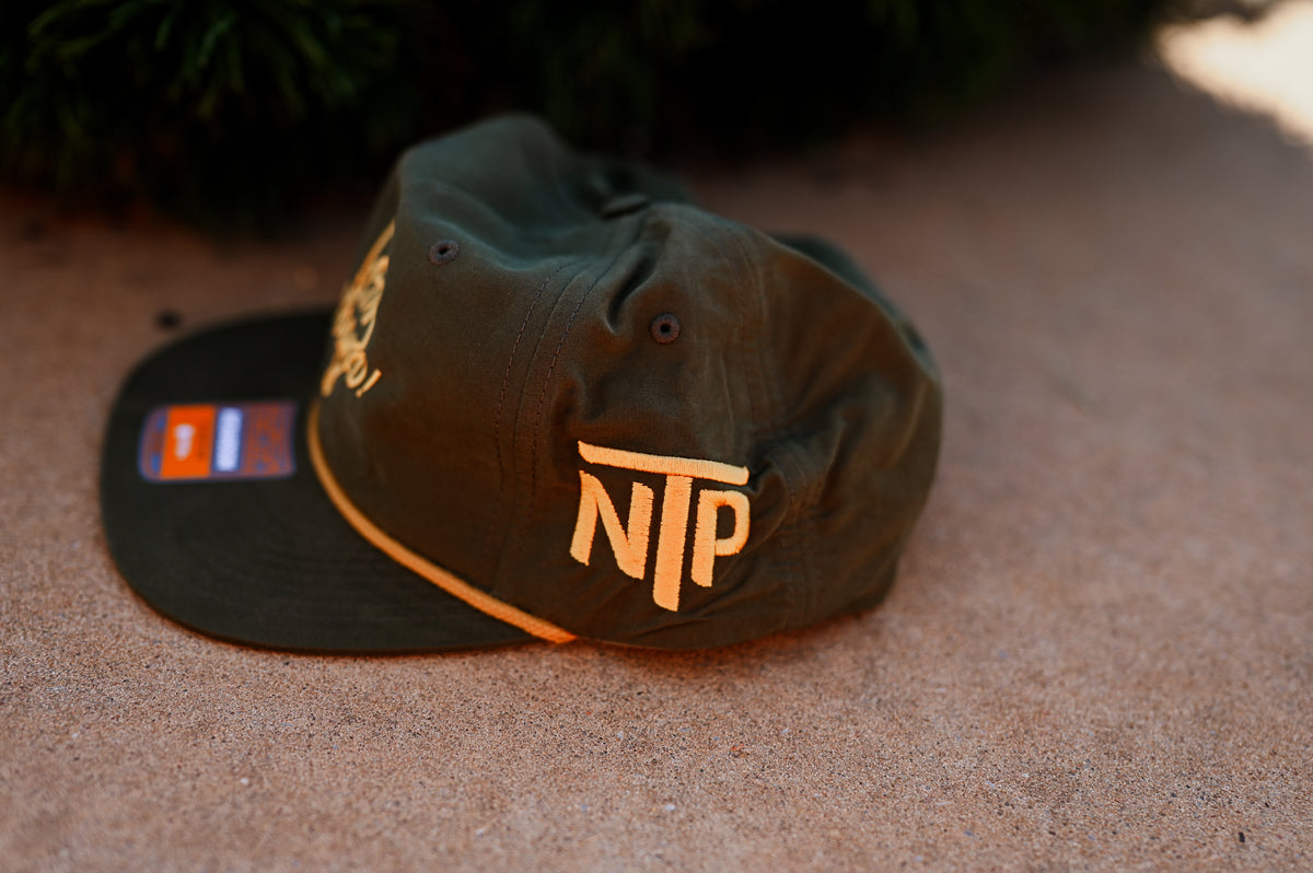 STAY HOOKED | NTP | GREEN/GOLD
