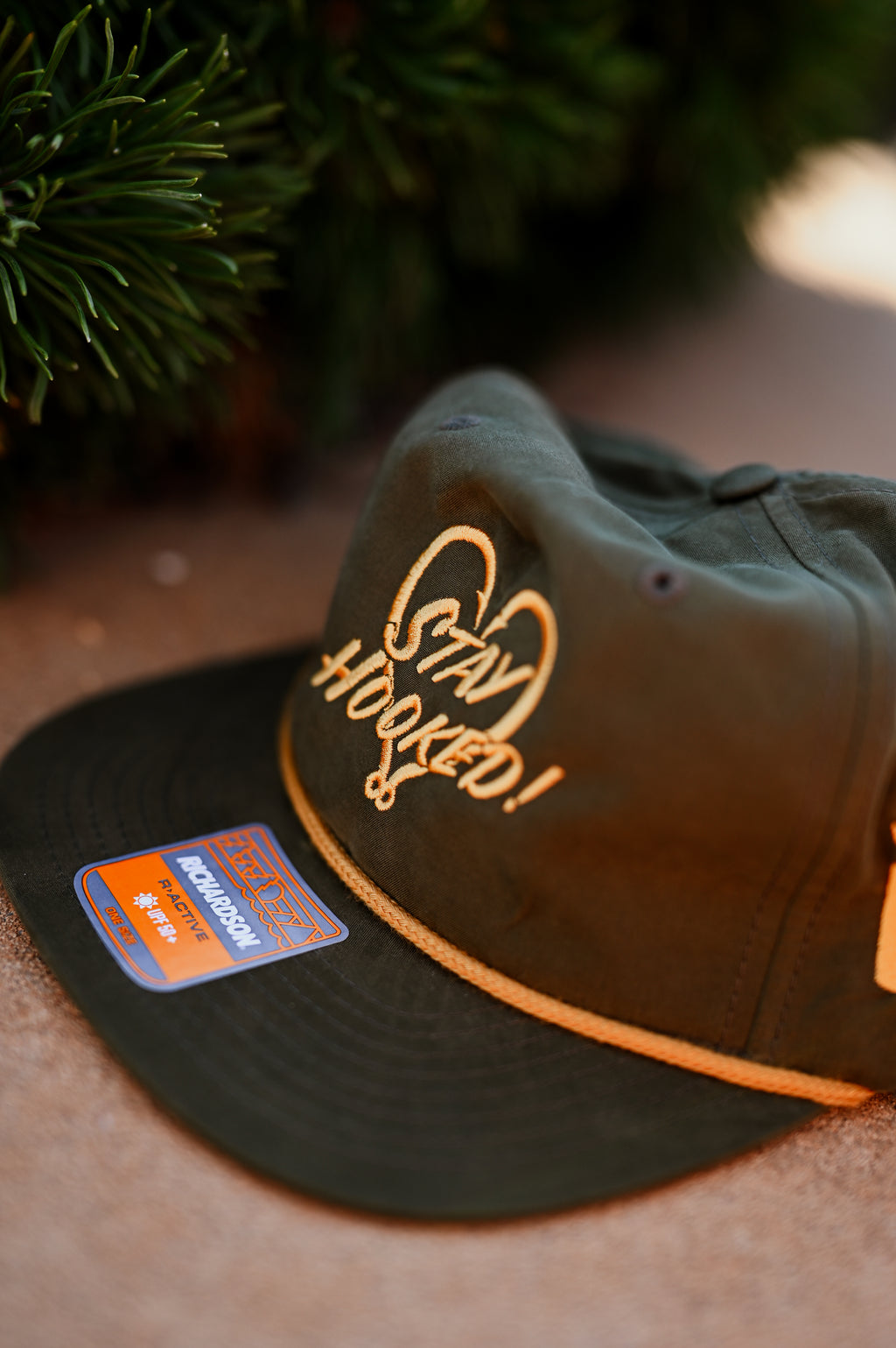 STAY HOOKED | NTP | GREEN/GOLD