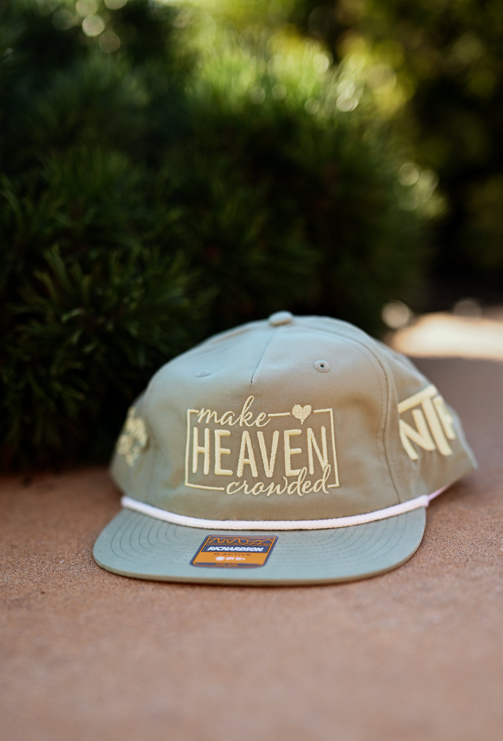 MAKE HEAVEN CROWDED | LIGHT GREEN/CREAM